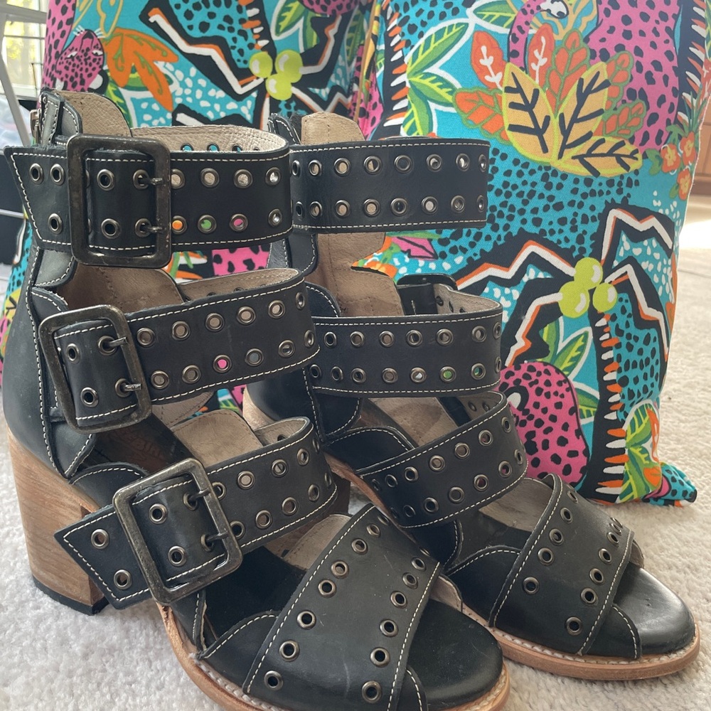 Freebird by Steven BLAKE - Black Heeled Boots with Buckles